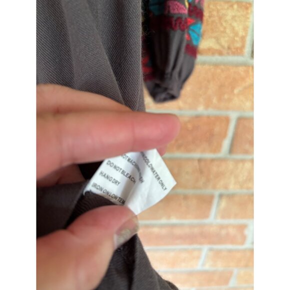 Bohemian Style Gray Tunic Dress With Embroidered Floral Details & Balloon Sleeve - Picture 11 of 11